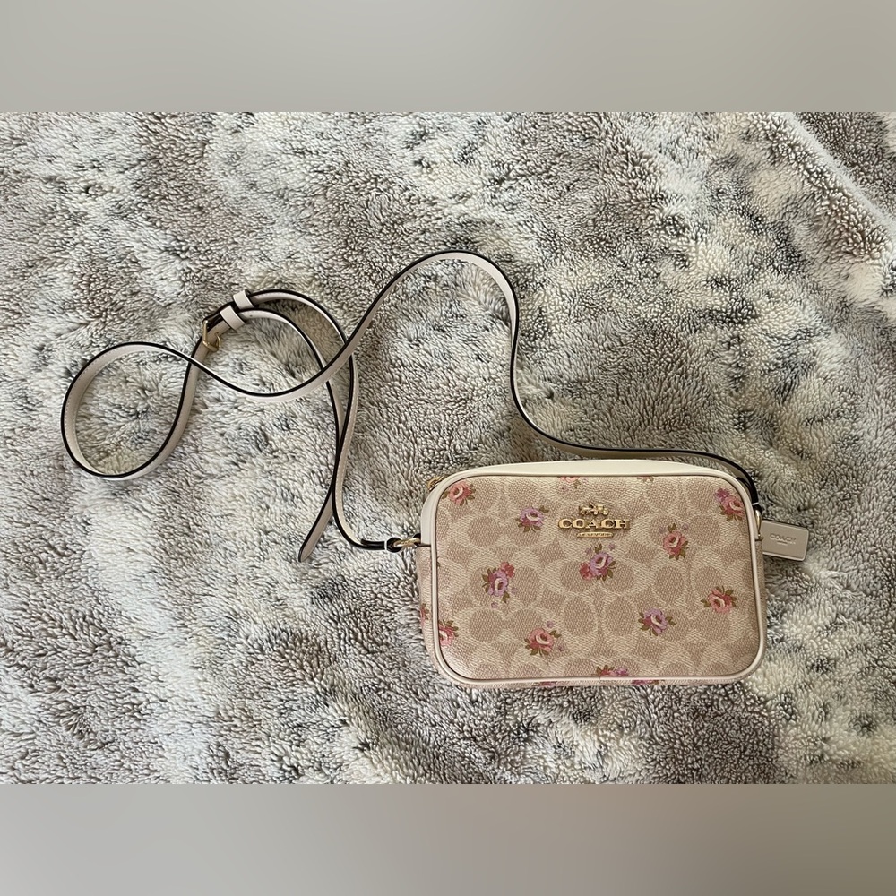 Mini Jamie Camera Bag In Signature
Canvas